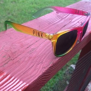 Pink a sunglasses